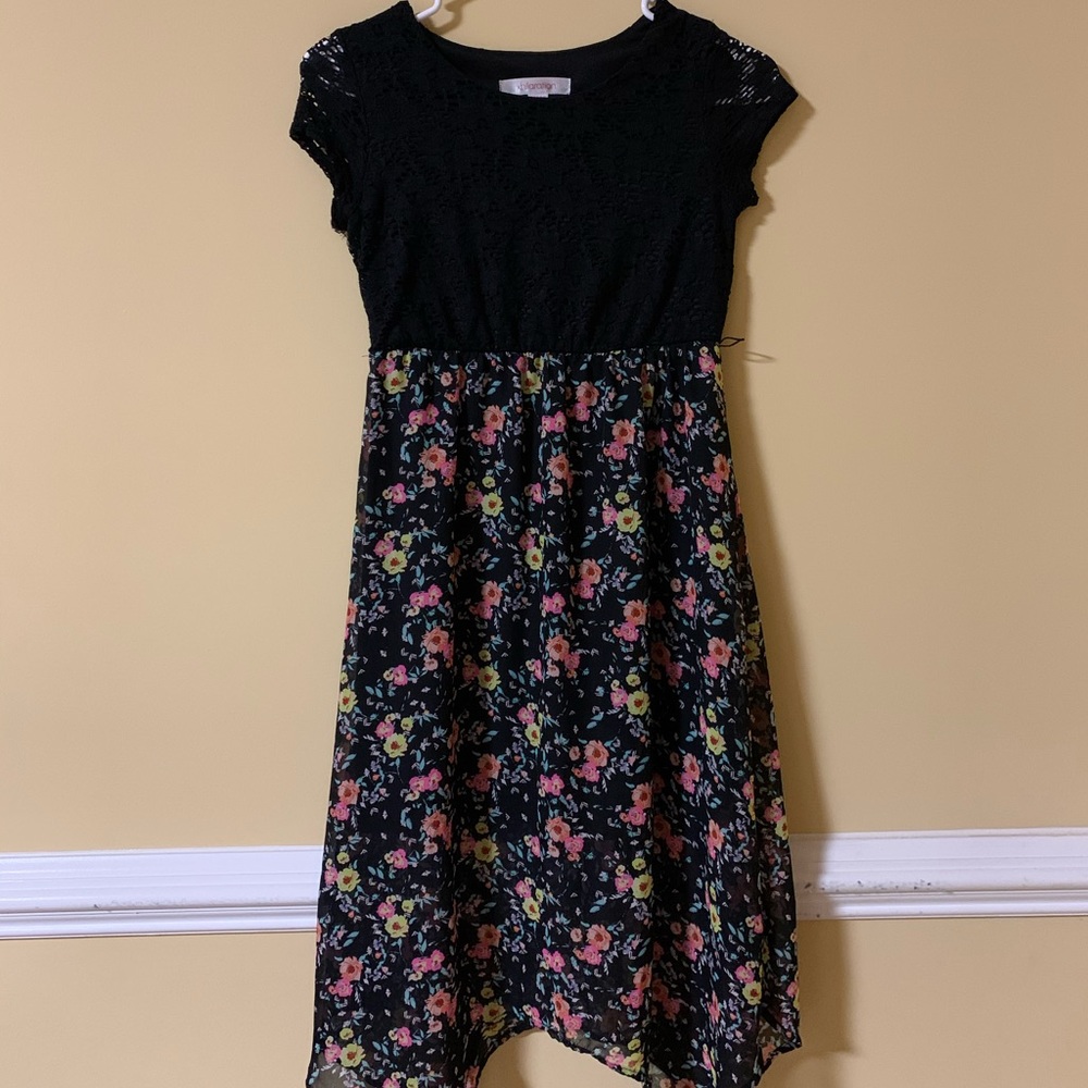 Girls Dress w/ Flowers